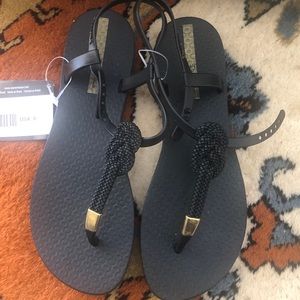 Impanema beach sandals